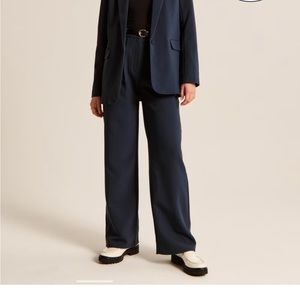 Navy blue Sloane trailered pant - sold out